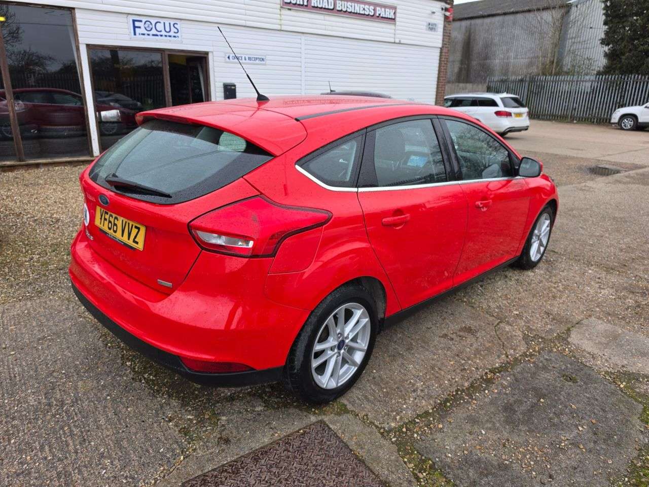 A 2016 FORD FOCUS 1.0T EcoBoost Zetec Hatchback 5dr Petrol Manual Euro 6 (s/s) (100 ps) QUICK A 2016 FORD FOCUS 1.0T EcoBoost Zetec Hatchback 5dr Petrol Manual Euro 6 (s/s) (100 ps) QUICK
