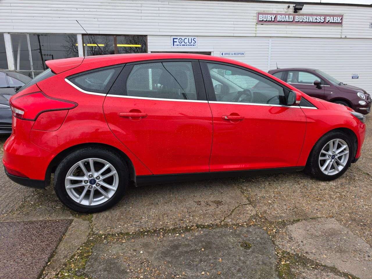 A 2016 FORD FOCUS 1.0T EcoBoost Zetec Hatchback 5dr Petrol Manual Euro 6 (s/s) (100 ps) QUICK A 2016 FORD FOCUS 1.0T EcoBoost Zetec Hatchback 5dr Petrol Manual Euro 6 (s/s) (100 ps) QUICK