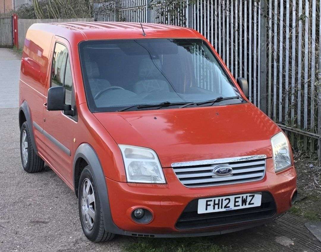 A 2012 FORD TRANSIT CONNECT 1.8 TDCi T200 Limited Panel Van 4dr Diesel Manual L1 H1 DPF (109 bhp) REAR A 2012 FORD TRANSIT CONNECT 1.8 TDCi T200 Limited Panel Van 4dr Diesel Manual L1 H1 DPF (109 bhp) REAR