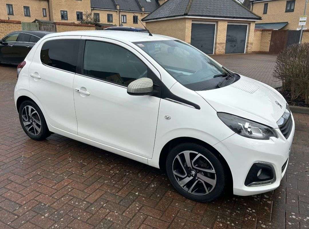 A 2017 PEUGEOT 108 1.2 PureTech Allure Hatchback 5dr Petrol Manual Euro 6 (82 ps) KEYLESS ENTR A 2017 PEUGEOT 108 1.2 PureTech Allure Hatchback 5dr Petrol Manual Euro 6 (82 ps) KEYLESS ENTR