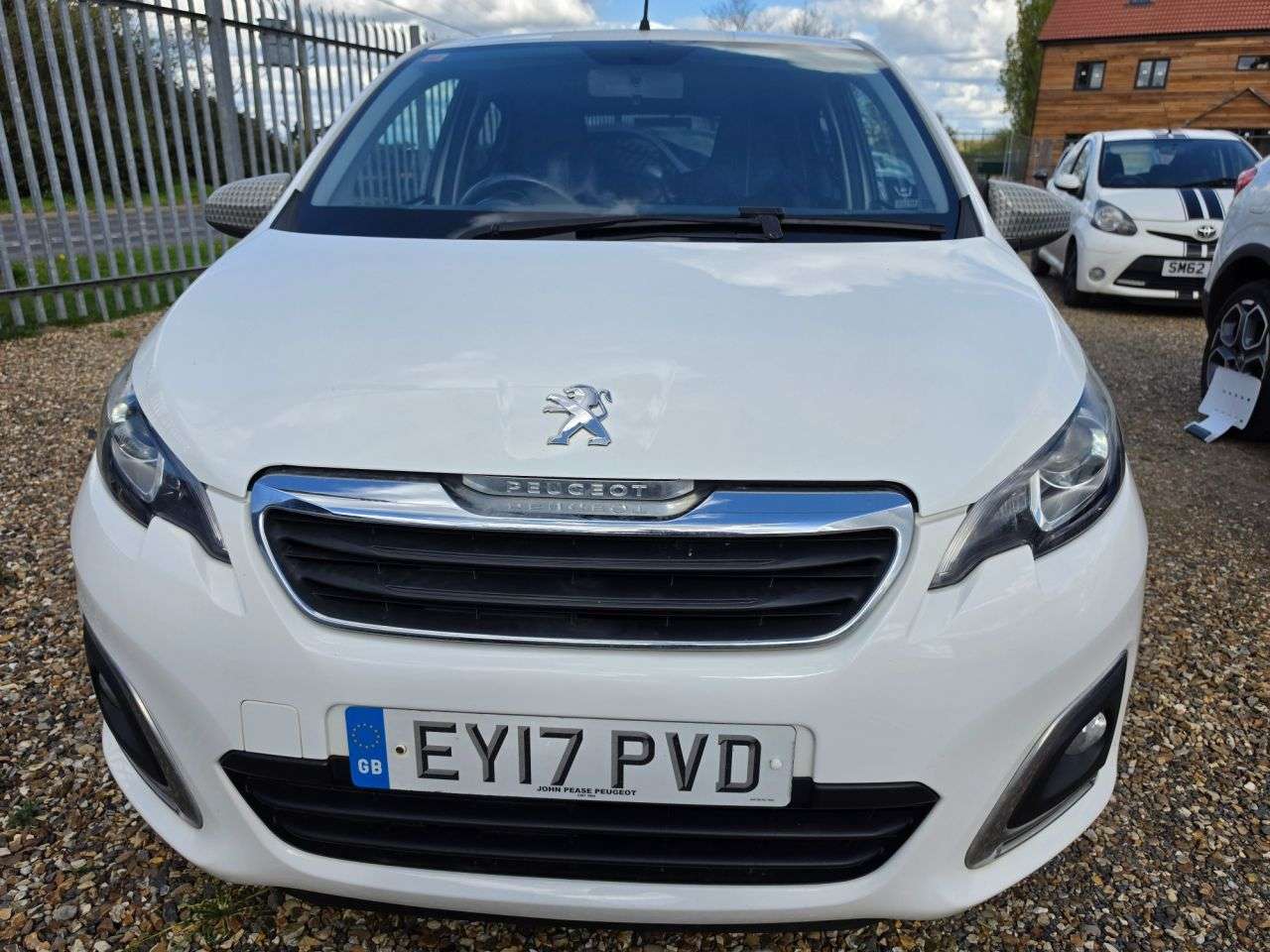 A 2017 PEUGEOT 108 1.2 PureTech Allure Hatchback 5dr Petrol Manual Euro 6 (82 ps) KEYLESS ENTR A 2017 PEUGEOT 108 1.2 PureTech Allure Hatchback 5dr Petrol Manual Euro 6 (82 ps) KEYLESS ENTR