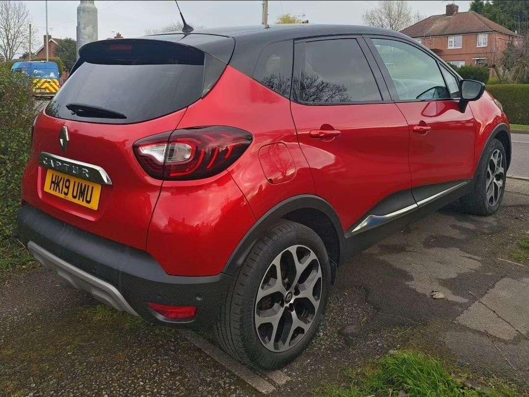 A 2019 RENAULT CAPTUR 1.5 dCi ENERGY GT Line SUV 5dr Diesel Manual Euro 6 (s/s) (90 ps) FULL BLAC A 2019 RENAULT CAPTUR 1.5 dCi ENERGY GT Line SUV 5dr Diesel Manual Euro 6 (s/s) (90 ps) FULL BLAC