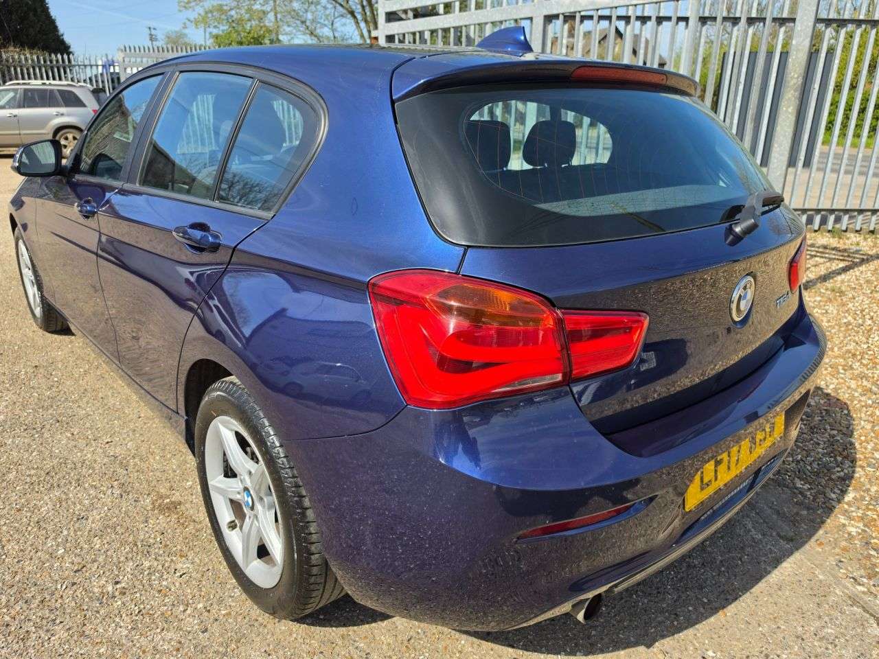 A 2017 BMW 1 SERIES 1.5 116d SE Hatchback 5dr Diesel Manual Euro 6 (s/s) (116 ps) NAVIGATION + A 2017 BMW 1 SERIES 1.5 116d SE Hatchback 5dr Diesel Manual Euro 6 (s/s) (116 ps) NAVIGATION +
