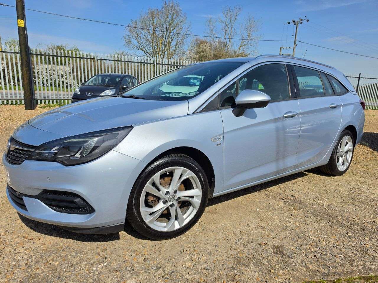 A 2020 VAUXHALL ASTRA 1.5 Turbo D SRi Nav Sports Tourer 5dr Diesel Manual Euro 6 (s/s) (122 ps) S A 2020 VAUXHALL ASTRA 1.5 Turbo D SRi Nav Sports Tourer 5dr Diesel Manual Euro 6 (s/s) (122 ps) S