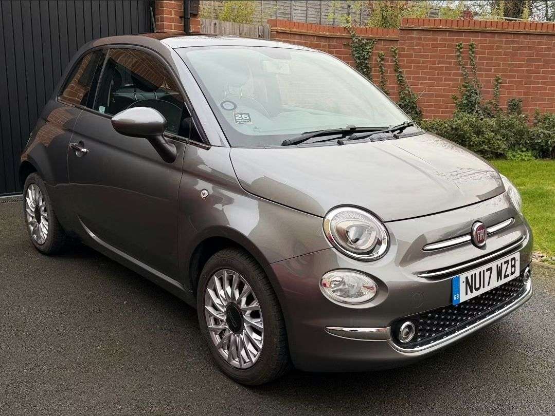 A 2017 FIAT 500 1.2 Lounge Hatchback 3dr Petrol Manual Euro 6 (s/s) (69 bhp) PARK SENSORS + A 2017 FIAT 500 1.2 Lounge Hatchback 3dr Petrol Manual Euro 6 (s/s) (69 bhp) PARK SENSORS +