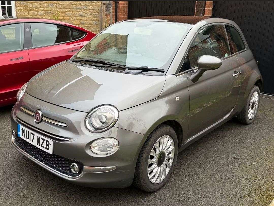 A 2017 FIAT 500 1.2 Lounge Hatchback 3dr Petrol Manual Euro 6 (s/s) (69 bhp) PARK SENSORS + A 2017 FIAT 500 1.2 Lounge Hatchback 3dr Petrol Manual Euro 6 (s/s) (69 bhp) PARK SENSORS +