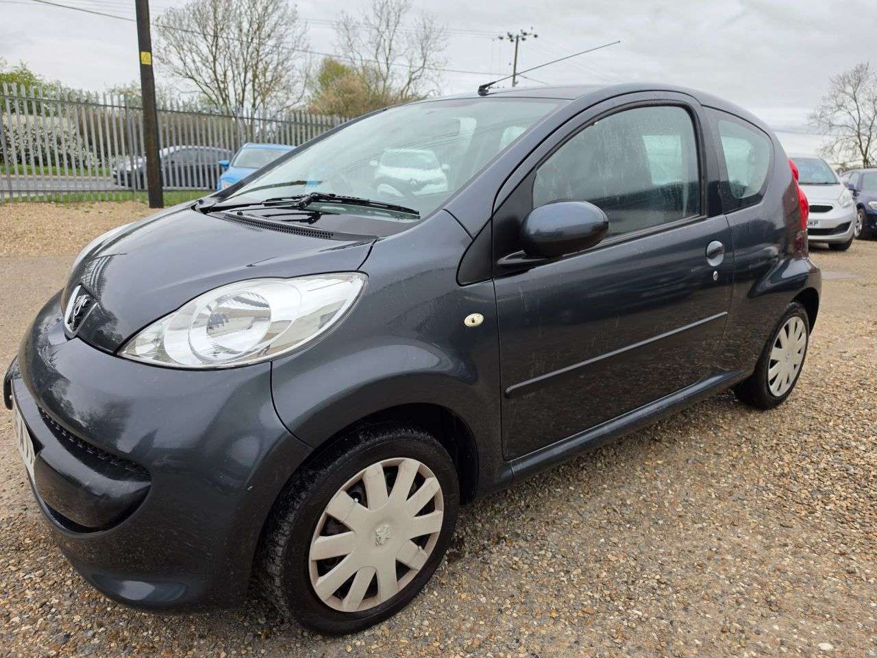 A 2006 PEUGEOT 107 1.0 12V Urban Hatchback 3dr Petrol Manual Euro 4 (68 ps) IDEAL FIRST CAR! L A 2006 PEUGEOT 107 1.0 12V Urban Hatchback 3dr Petrol Manual Euro 4 (68 ps) IDEAL FIRST CAR! L