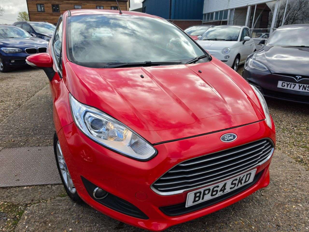 A 2015 FORD FIESTA 1.25 Zetec Hatchback 3dr Petrol Manual Euro 5 (82 ps) QUICK CLEAR SCREEN + A 2015 FORD FIESTA 1.25 Zetec Hatchback 3dr Petrol Manual Euro 5 (82 ps) QUICK CLEAR SCREEN +