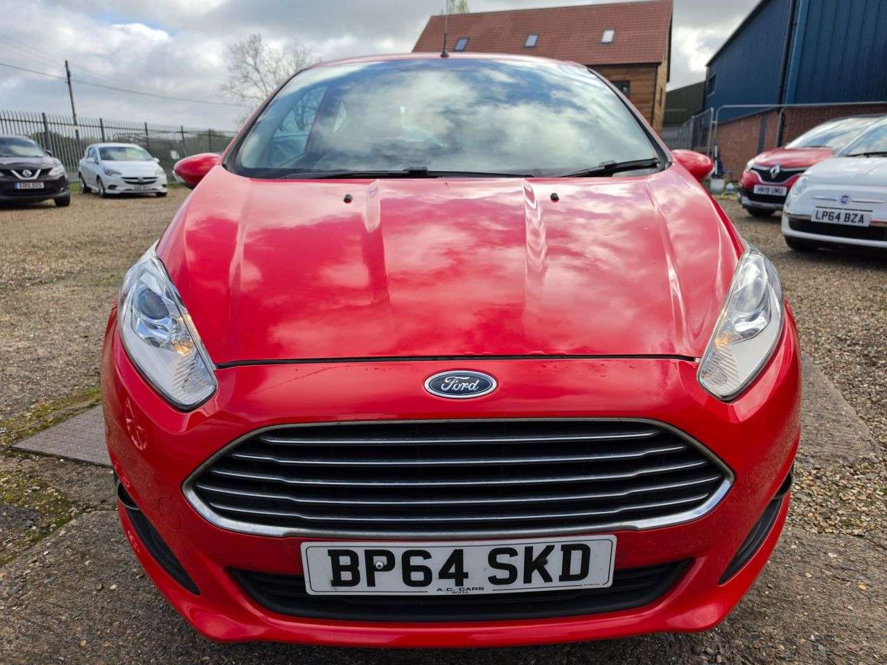 A 2015 FORD FIESTA 1.25 Zetec Hatchback 3dr Petrol Manual Euro 5 (82 ps) QUICK CLEAR SCREEN + A 2015 FORD FIESTA 1.25 Zetec Hatchback 3dr Petrol Manual Euro 5 (82 ps) QUICK CLEAR SCREEN +