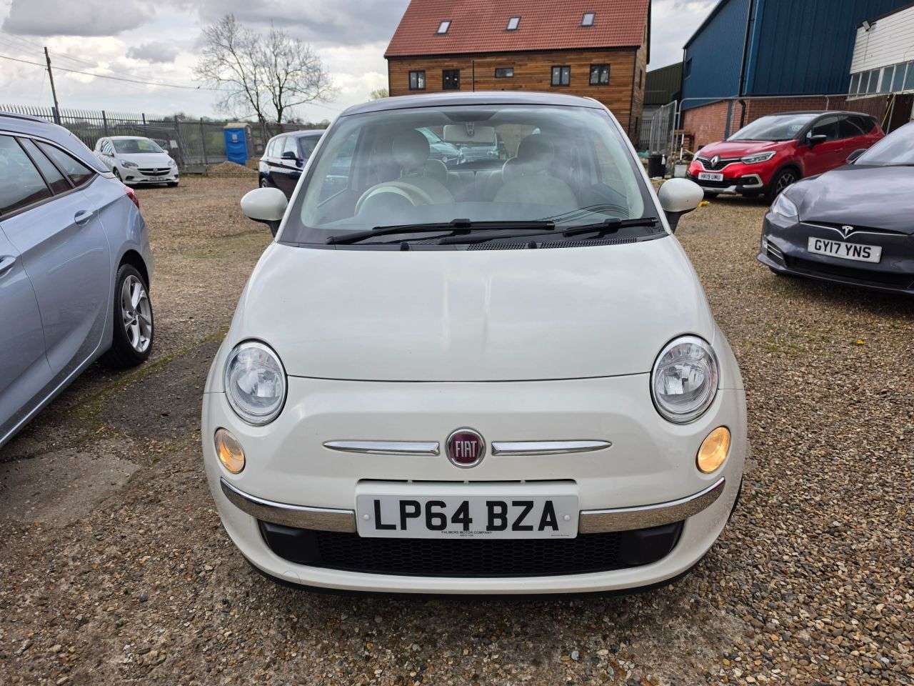 A 2014 FIAT 500 1.2 Lounge Hatchback 3dr Petrol Manual Euro 6 (s/s) (69 bhp) PART LEATHER + A 2014 FIAT 500 1.2 Lounge Hatchback 3dr Petrol Manual Euro 6 (s/s) (69 bhp) PART LEATHER +