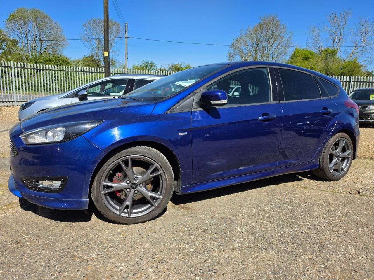 A 2017 FORD FOCUS 1.0T EcoBoost ST-Line X Hatchback 5dr Petrol Manual Euro 6 (s/s) (140 ps) N A 2017 FORD FOCUS 1.0T EcoBoost ST-Line X Hatchback 5dr Petrol Manual Euro 6 (s/s) (140 ps) N