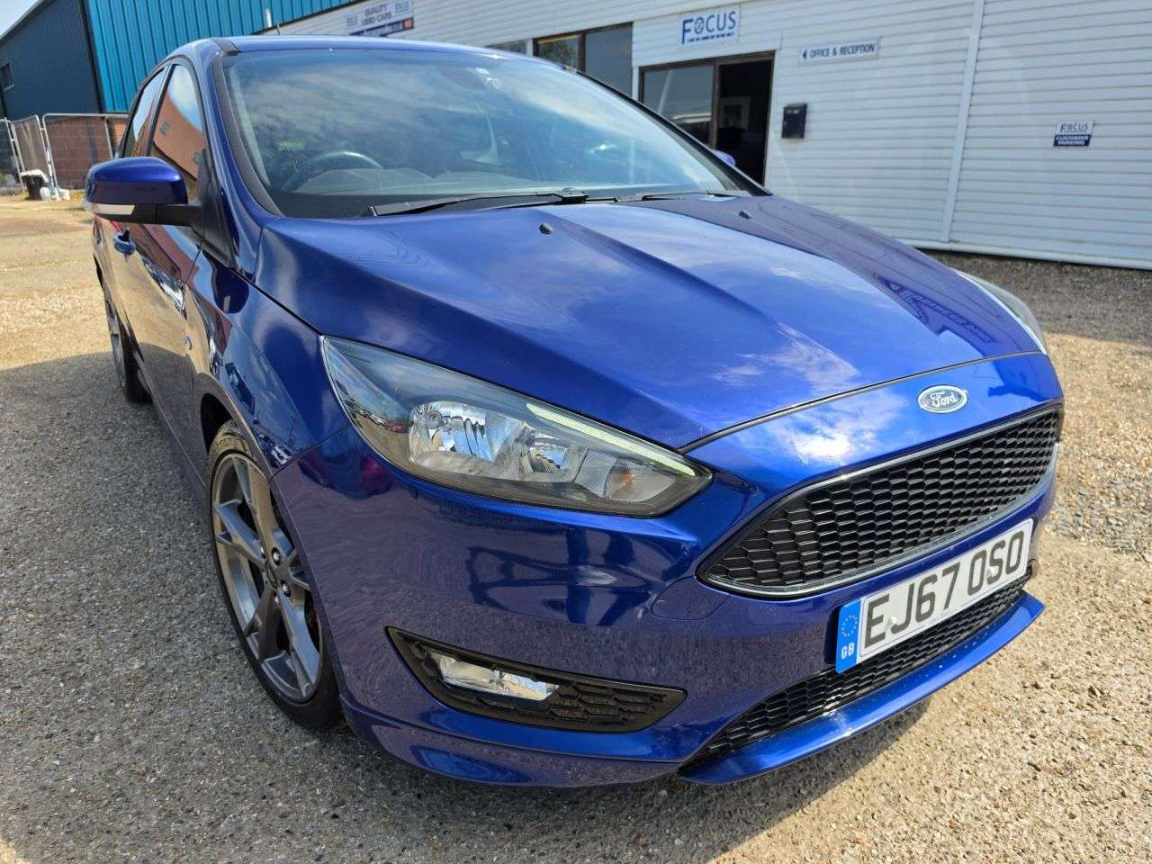 A 2017 FORD FOCUS 1.0T EcoBoost ST-Line X Hatchback 5dr Petrol Manual Euro 6 (s/s) (140 ps) N A 2017 FORD FOCUS 1.0T EcoBoost ST-Line X Hatchback 5dr Petrol Manual Euro 6 (s/s) (140 ps) N