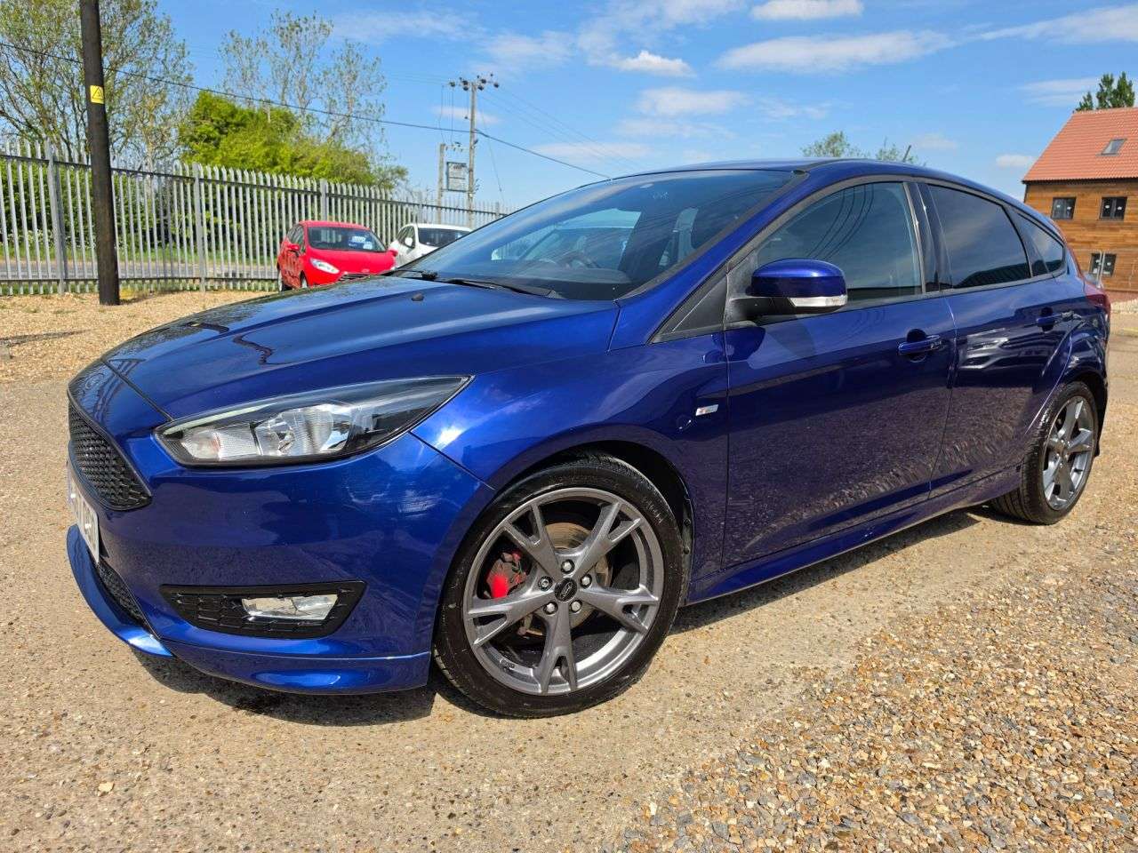 A 2017 FORD FOCUS 1.0T EcoBoost ST-Line X Hatchback 5dr Petrol Manual Euro 6 (s/s) (140 ps) N A 2017 FORD FOCUS 1.0T EcoBoost ST-Line X Hatchback 5dr Petrol Manual Euro 6 (s/s) (140 ps) N