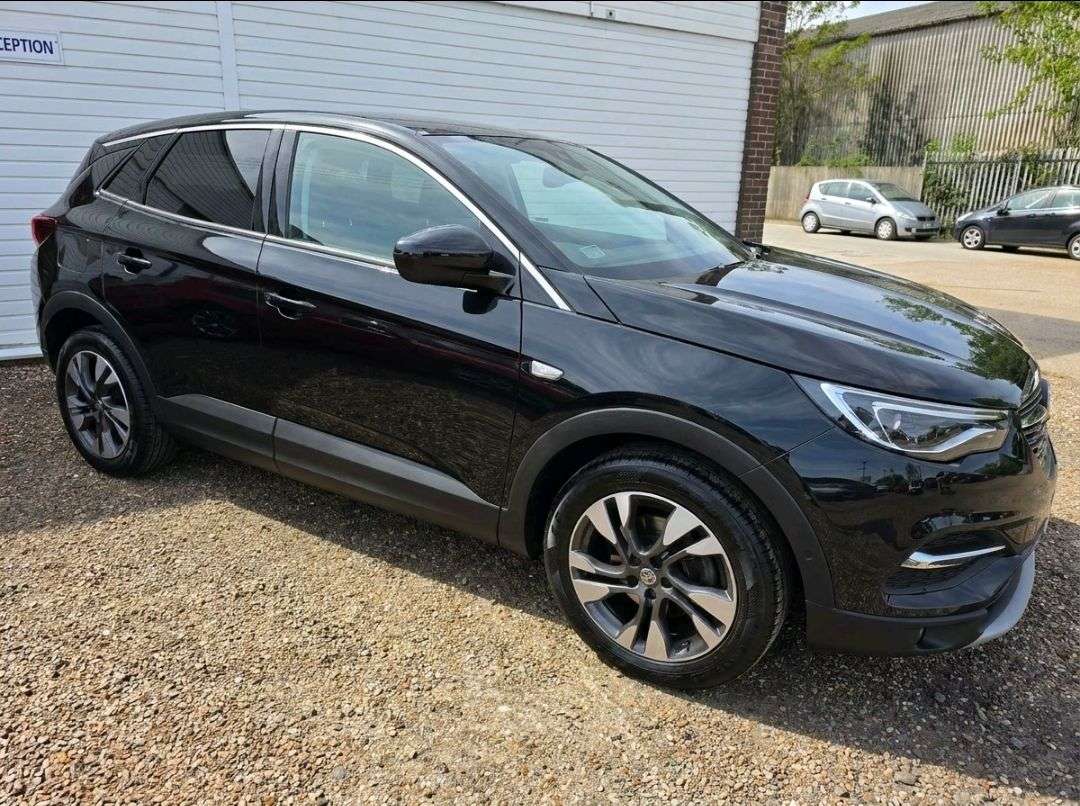 A 2018 VAUXHALL GRANDLAND X 1.2 Turbo Sport Nav SUV 5dr Petrol Manual Euro 6 (s/s) (130 ps) NAVIGATION A 2018 VAUXHALL GRANDLAND X 1.2 Turbo Sport Nav SUV 5dr Petrol Manual Euro 6 (s/s) (130 ps) NAVIGATION