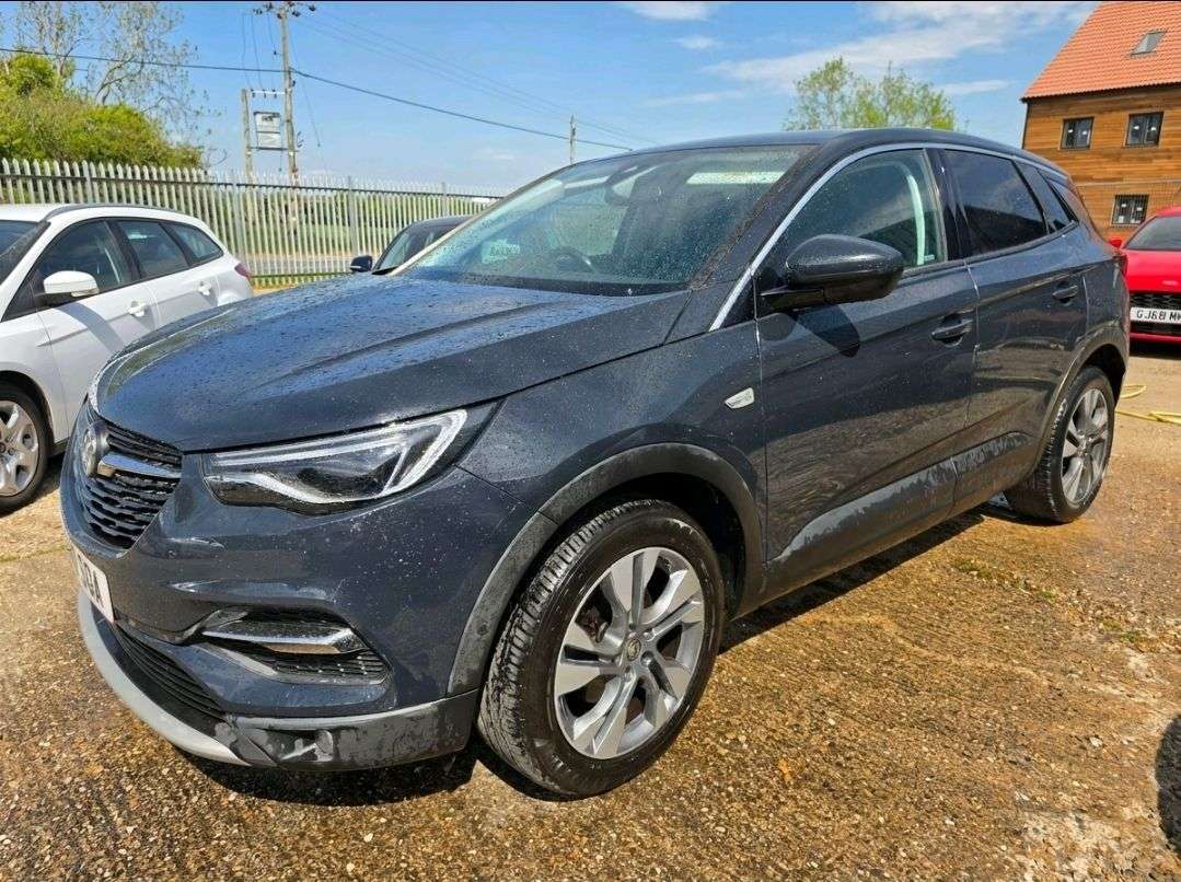 A 2018 VAUXHALL GRANDLAND X 1.2 Turbo Sport Nav SUV 5dr Petrol Manual Euro 6 (s/s) (130 ps) NAVIGATION A 2018 VAUXHALL GRANDLAND X 1.2 Turbo Sport Nav SUV 5dr Petrol Manual Euro 6 (s/s) (130 ps) NAVIGATION