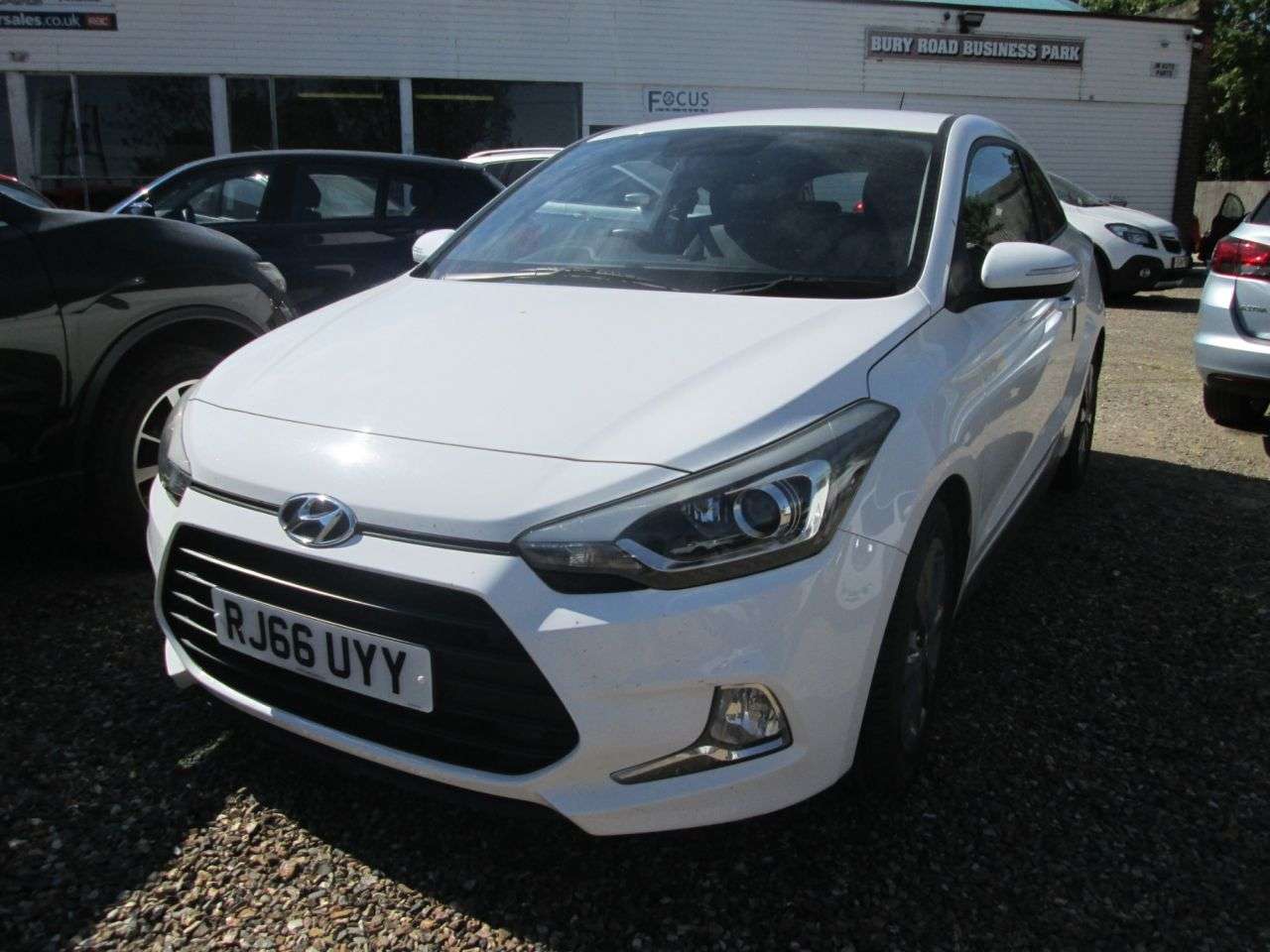 A 2016 HYUNDAI I20 1.2 SE Coupe 3dr Petrol Manual Euro 6 (84 ps) aircon alloys cd etc A 2016 HYUNDAI I20 1.2 SE Coupe 3dr Petrol Manual Euro 6 (84 ps) aircon alloys cd etc