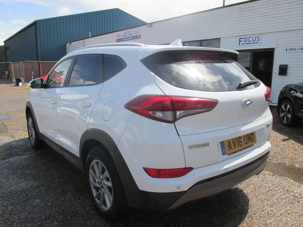 A 2016 HYUNDAI TUCSON 2.0 CRDi Blue Drive SE Nav SUV 5dr Diesel Manual Euro 6 (s/s) (136 ps) WHIT A 2016 HYUNDAI TUCSON 2.0 CRDi Blue Drive SE Nav SUV 5dr Diesel Manual Euro 6 (s/s) (136 ps) WHIT