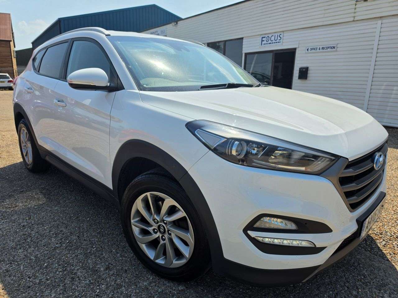 A 2016 HYUNDAI TUCSON 2.0 CRDi Blue Drive SE Nav SUV 5dr Diesel Manual Euro 6 (s/s) (136 ps) WHIT A 2016 HYUNDAI TUCSON 2.0 CRDi Blue Drive SE Nav SUV 5dr Diesel Manual Euro 6 (s/s) (136 ps) WHIT