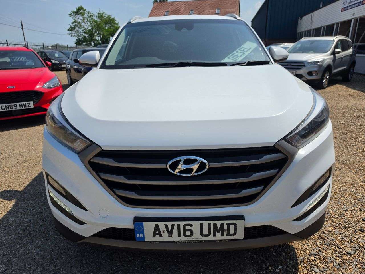 A 2016 HYUNDAI TUCSON 2.0 CRDi Blue Drive SE Nav SUV 5dr Diesel Manual Euro 6 (s/s) (136 ps) WHIT A 2016 HYUNDAI TUCSON 2.0 CRDi Blue Drive SE Nav SUV 5dr Diesel Manual Euro 6 (s/s) (136 ps) WHIT