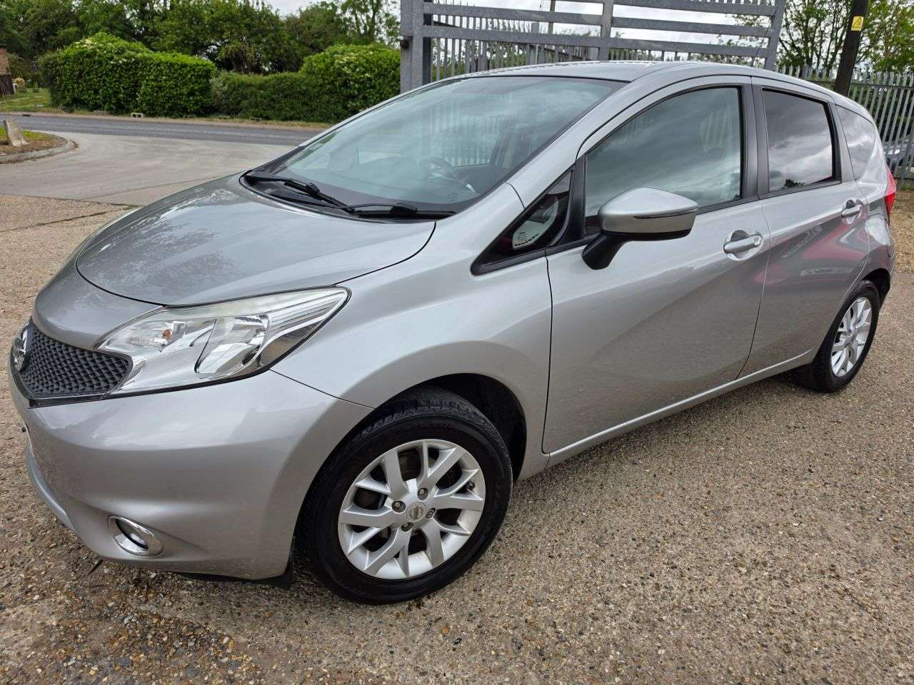 A 2014 NISSAN NOTE 1.2 12V Acenta Hatchback 5dr Petrol Manual Euro 5 (s/s) (80 ps) BLUETOOTH + A 2014 NISSAN NOTE 1.2 12V Acenta Hatchback 5dr Petrol Manual Euro 5 (s/s) (80 ps) BLUETOOTH +