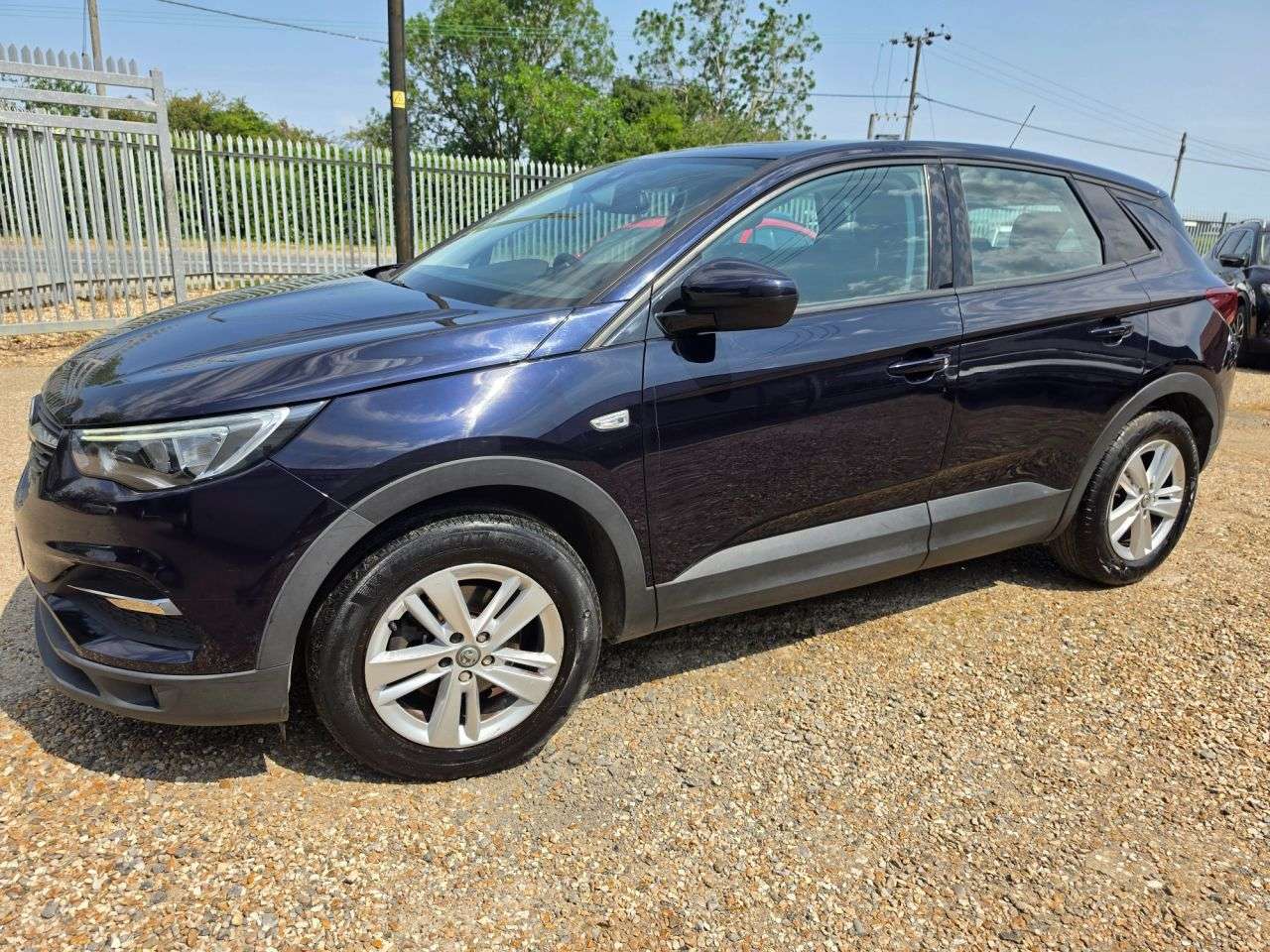 A 2018 VAUXHALL GRANDLAND X 1.2 Turbo GPF SE SUV 5dr Petrol Manual Euro 6 (s/s) (130 ps) AUTO LIGHTS + A 2018 VAUXHALL GRANDLAND X 1.2 Turbo GPF SE SUV 5dr Petrol Manual Euro 6 (s/s) (130 ps) AUTO LIGHTS +
