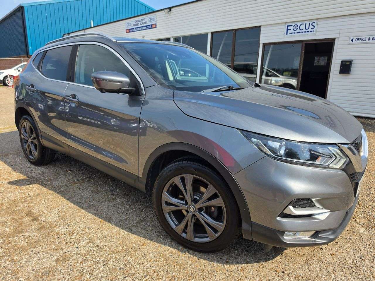 A 2017 NISSAN QASHQAI 1.2 DIG-T N-Connecta SUV 5dr Petrol Manual Euro 6 (s/s) (115 ps) AUTO CLIMA A 2017 NISSAN QASHQAI 1.2 DIG-T N-Connecta SUV 5dr Petrol Manual Euro 6 (s/s) (115 ps) AUTO CLIMA