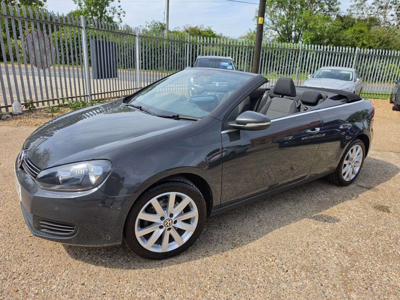 A 2013 VOLKSWAGEN GOLF 1.6 TDI BlueMotion Tech SE Cabriolet 2dr Diesel Manual Euro 5 (s/s) (105 ps A 2013 VOLKSWAGEN GOLF 1.6 TDI BlueMotion Tech SE Cabriolet 2dr Diesel Manual Euro 5 (s/s) (105 ps