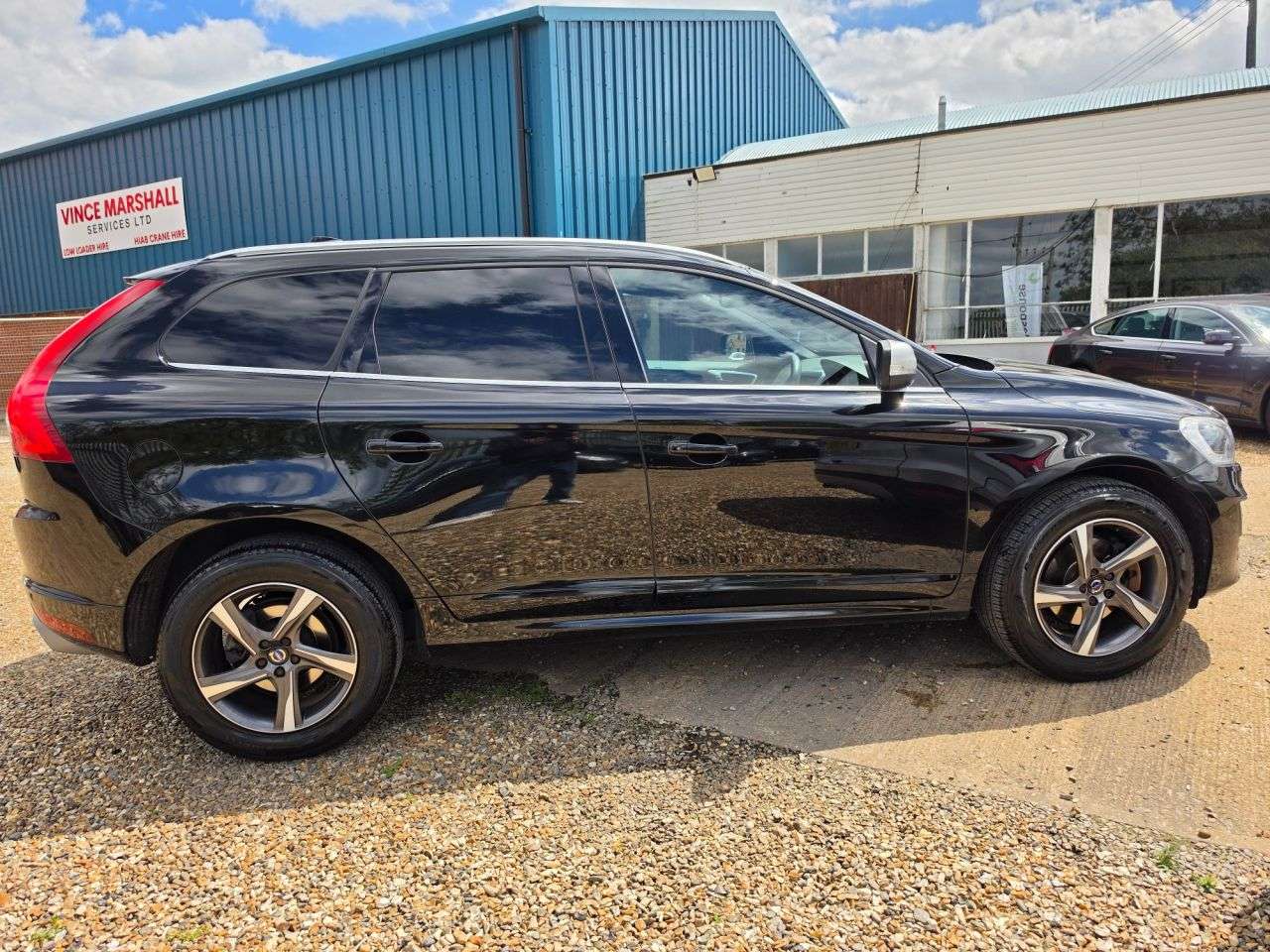 A 2016 VOLVO XC60 2.0 D4 R-Design Lux Nav SUV 5dr Diesel Manual Euro 6 (s/s) (190 ps) FULL LE A 2016 VOLVO XC60 2.0 D4 R-Design Lux Nav SUV 5dr Diesel Manual Euro 6 (s/s) (190 ps) FULL LE