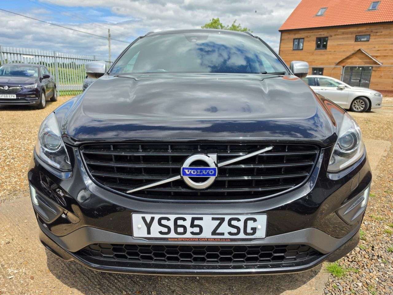 A 2016 VOLVO XC60 2.0 D4 R-Design Lux Nav SUV 5dr Diesel Manual Euro 6 (s/s) (190 ps) FULL LE A 2016 VOLVO XC60 2.0 D4 R-Design Lux Nav SUV 5dr Diesel Manual Euro 6 (s/s) (190 ps) FULL LE