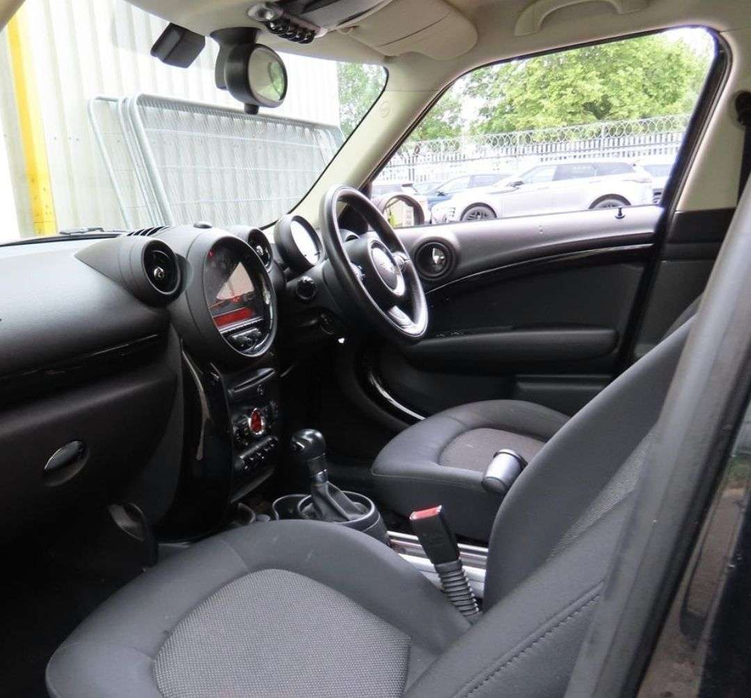 A 2015 MINI COUNTRYMAN 1.6 One SUV 5dr Petrol Auto Euro 6 (98 ps) LOW MILEAGE PETROL AUTOMATIC A 2015 MINI COUNTRYMAN 1.6 One SUV 5dr Petrol Auto Euro 6 (98 ps) LOW MILEAGE PETROL AUTOMATIC