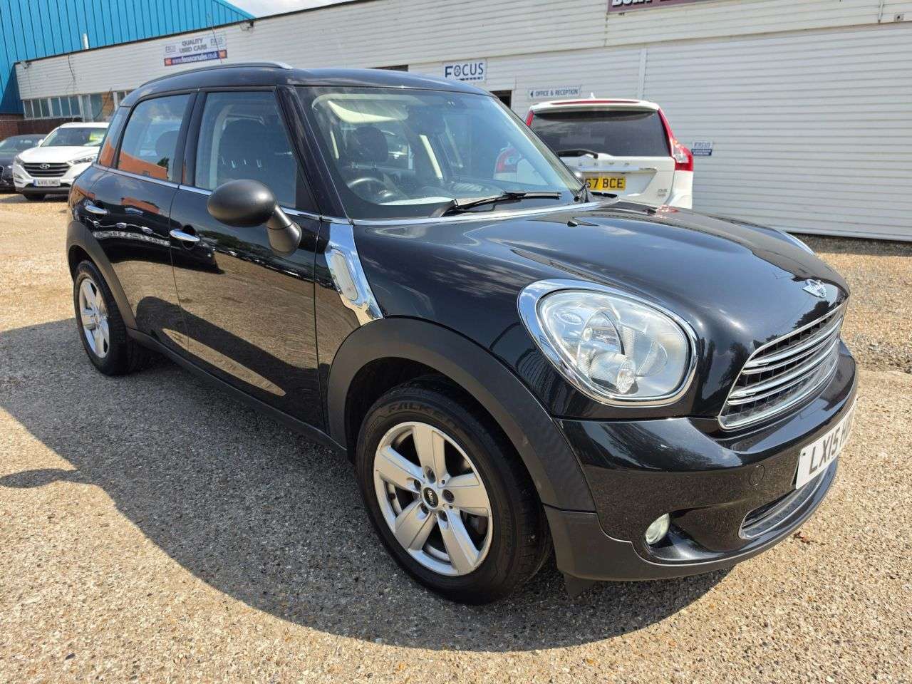 A 2015 MINI COUNTRYMAN 1.6 One SUV 5dr Petrol Auto Euro 6 (98 ps) LOW MILEAGE PETROL AUTOMATIC A 2015 MINI COUNTRYMAN 1.6 One SUV 5dr Petrol Auto Euro 6 (98 ps) LOW MILEAGE PETROL AUTOMATIC