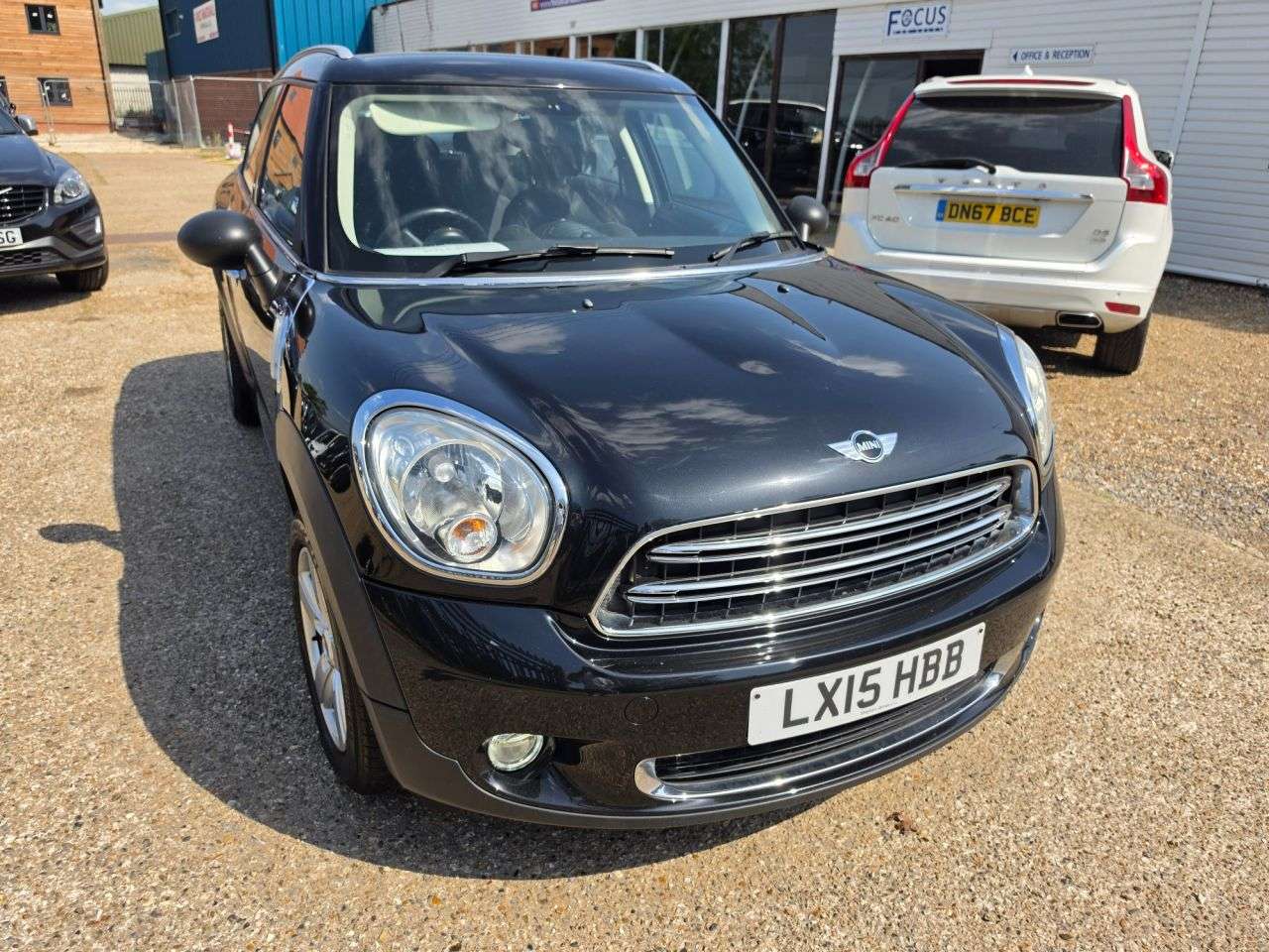 A 2015 MINI COUNTRYMAN 1.6 One SUV 5dr Petrol Auto Euro 6 (98 ps) LOW MILEAGE PETROL AUTOMATIC A 2015 MINI COUNTRYMAN 1.6 One SUV 5dr Petrol Auto Euro 6 (98 ps) LOW MILEAGE PETROL AUTOMATIC
