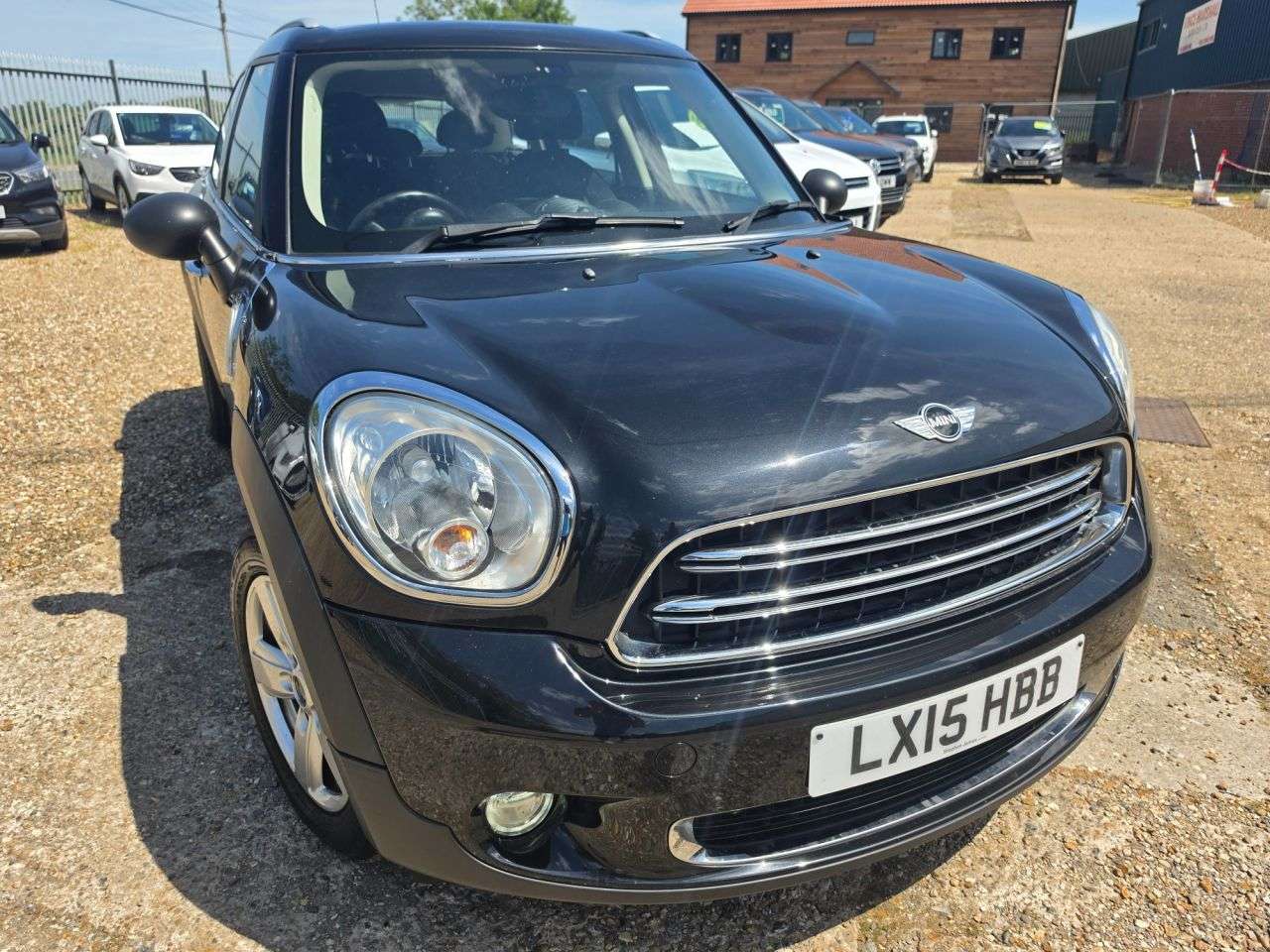 A 2015 MINI COUNTRYMAN 1.6 One SUV 5dr Petrol Auto Euro 6 (98 ps) LOW MILEAGE PETROL AUTOMATIC A 2015 MINI COUNTRYMAN 1.6 One SUV 5dr Petrol Auto Euro 6 (98 ps) LOW MILEAGE PETROL AUTOMATIC