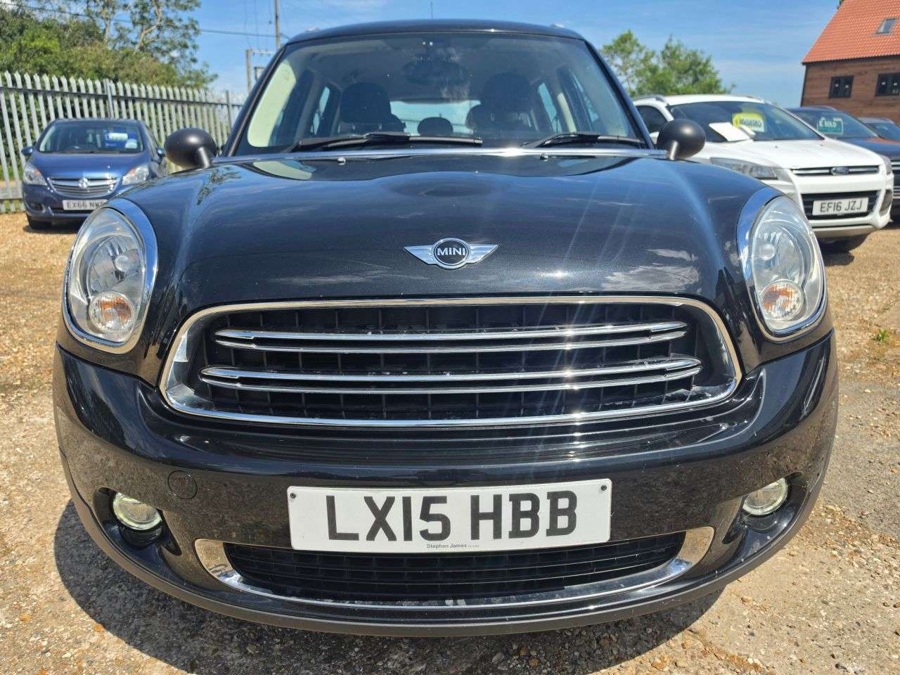 A 2015 MINI COUNTRYMAN 1.6 One SUV 5dr Petrol Auto Euro 6 (98 ps) LOW MILEAGE PETROL AUTOMATIC A 2015 MINI COUNTRYMAN 1.6 One SUV 5dr Petrol Auto Euro 6 (98 ps) LOW MILEAGE PETROL AUTOMATIC