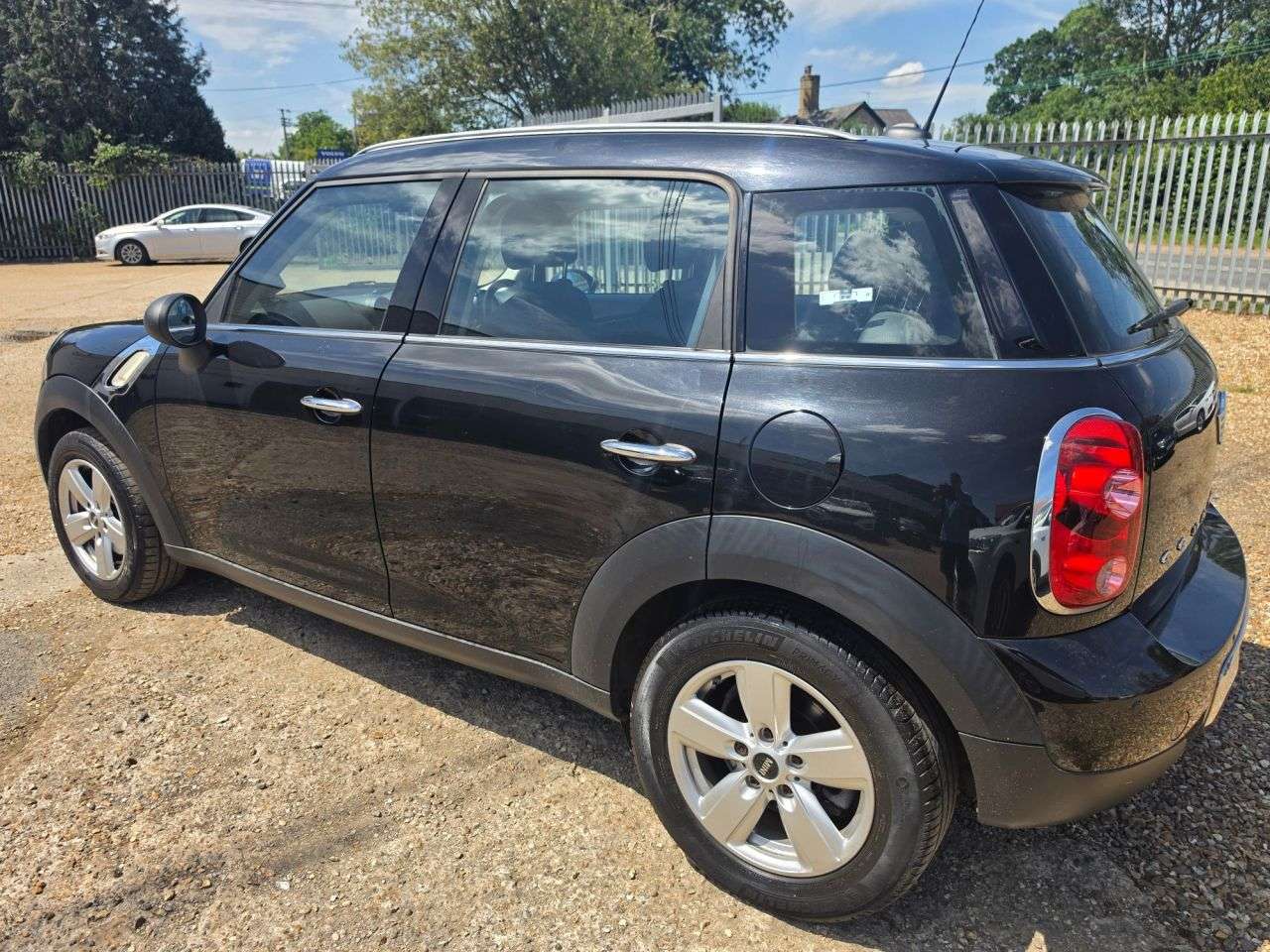 2015 MINI COUNTRYMAN 2015 MINI COUNTRYMAN