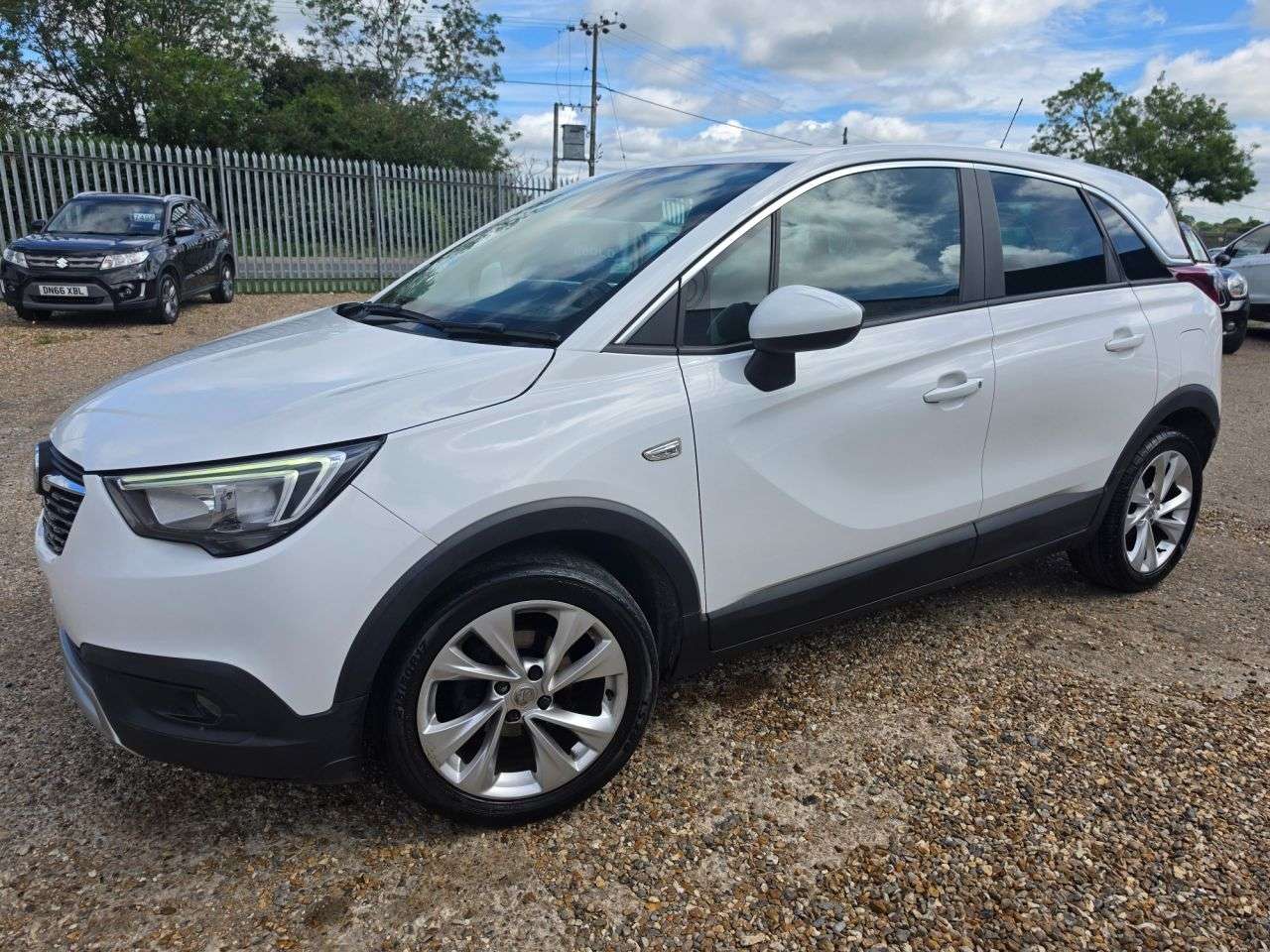 A 2019 VAUXHALL CROSSLAND X 1.5 Turbo D ecoTEC Tech Line Nav SUV 5dr Diesel Manual Euro 6 (s/s) (102 ps A 2019 VAUXHALL CROSSLAND X 1.5 Turbo D ecoTEC Tech Line Nav SUV 5dr Diesel Manual Euro 6 (s/s) (102 ps