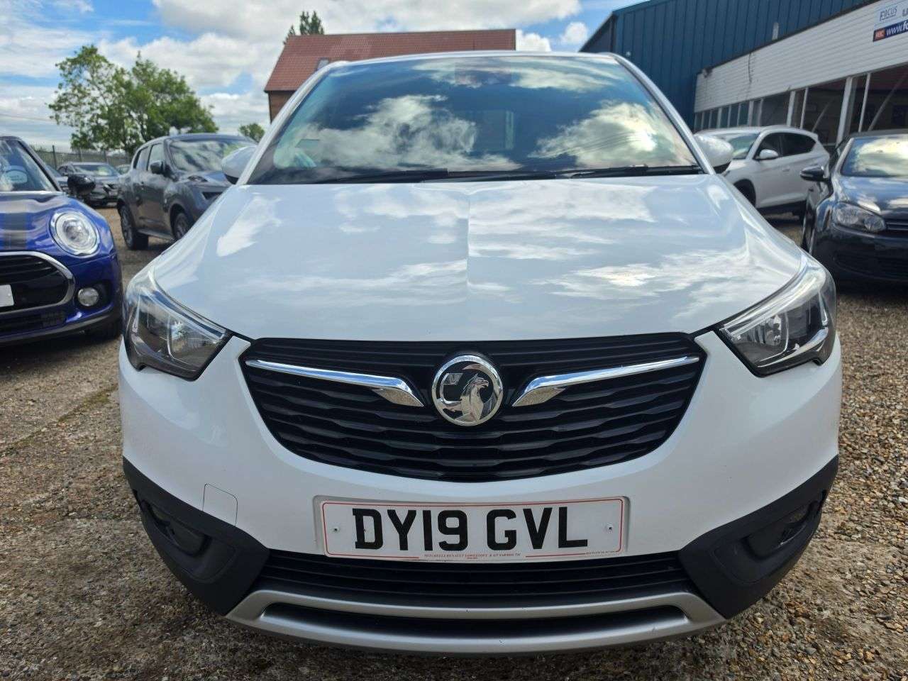 A 2019 VAUXHALL CROSSLAND X 1.5 Turbo D ecoTEC Tech Line Nav SUV 5dr Diesel Manual Euro 6 (s/s) (102 ps A 2019 VAUXHALL CROSSLAND X 1.5 Turbo D ecoTEC Tech Line Nav SUV 5dr Diesel Manual Euro 6 (s/s) (102 ps