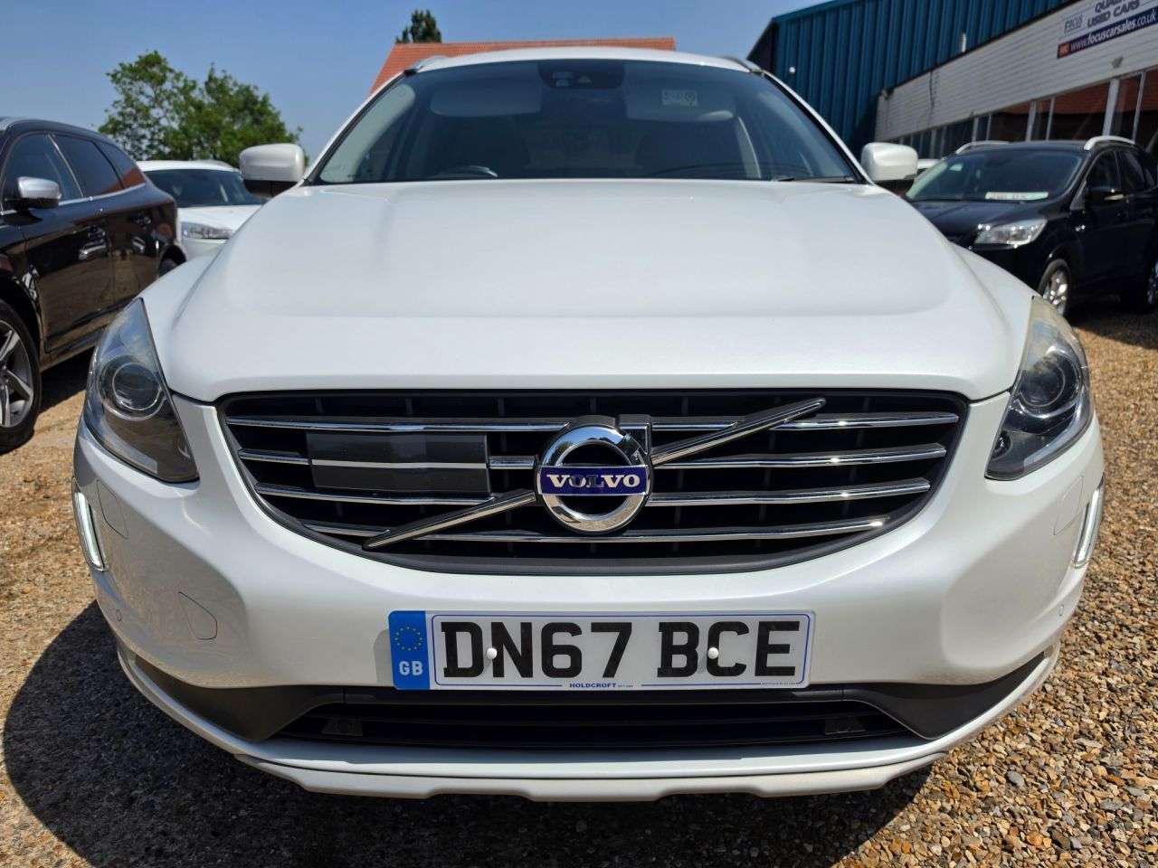 A 2017 VOLVO XC60 2.4 D5 SE Lux Nav SUV 5dr Diesel Auto AWD Euro 6 (s/s) (220 ps) SUNROOF + W A 2017 VOLVO XC60 2.4 D5 SE Lux Nav SUV 5dr Diesel Auto AWD Euro 6 (s/s) (220 ps) SUNROOF + W