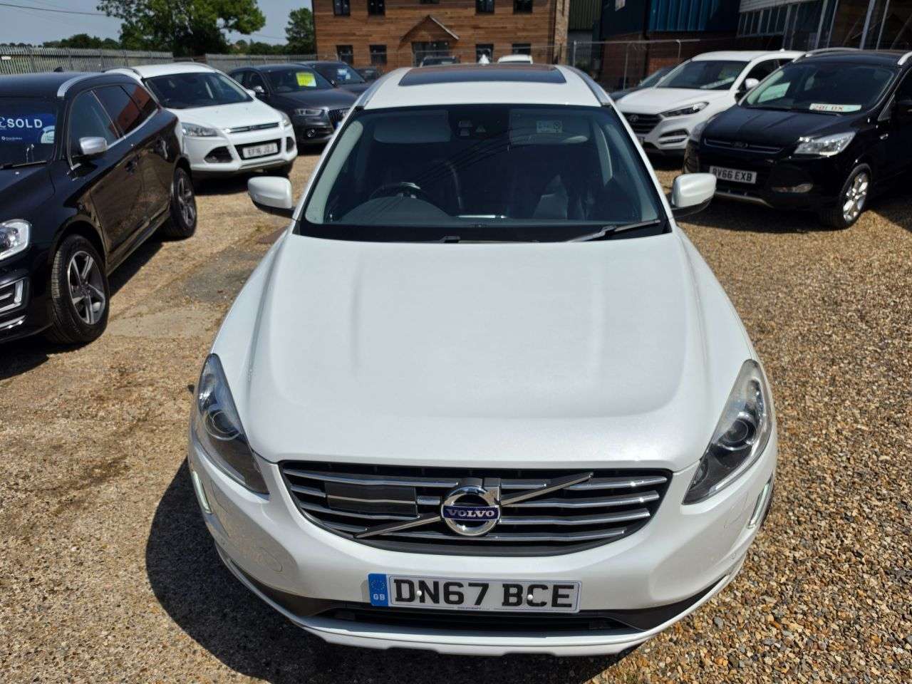 2017 VOLVO XC60 2017 VOLVO XC60