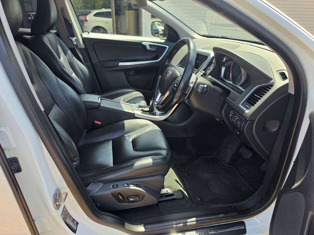 2017 VOLVO XC60 2017 VOLVO XC60