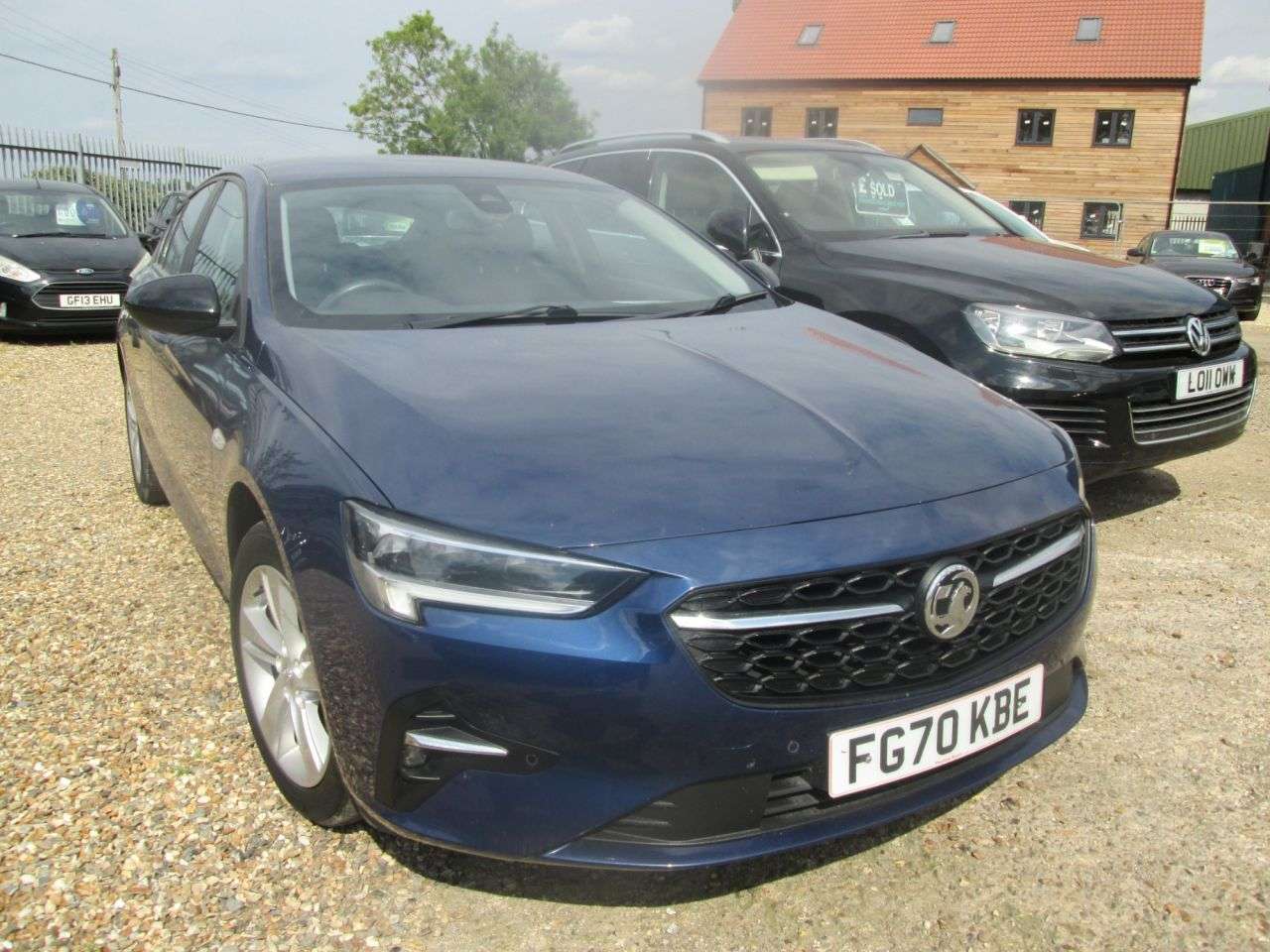A 2020 VAUXHALL INSIGNIA 2.0 CDTi SE Nav Hatchback 5dr Diesel Manual Euro 5 (160 ps) CLIMATE CONTROL A 2020 VAUXHALL INSIGNIA 2.0 CDTi SE Nav Hatchback 5dr Diesel Manual Euro 5 (160 ps) CLIMATE CONTROL