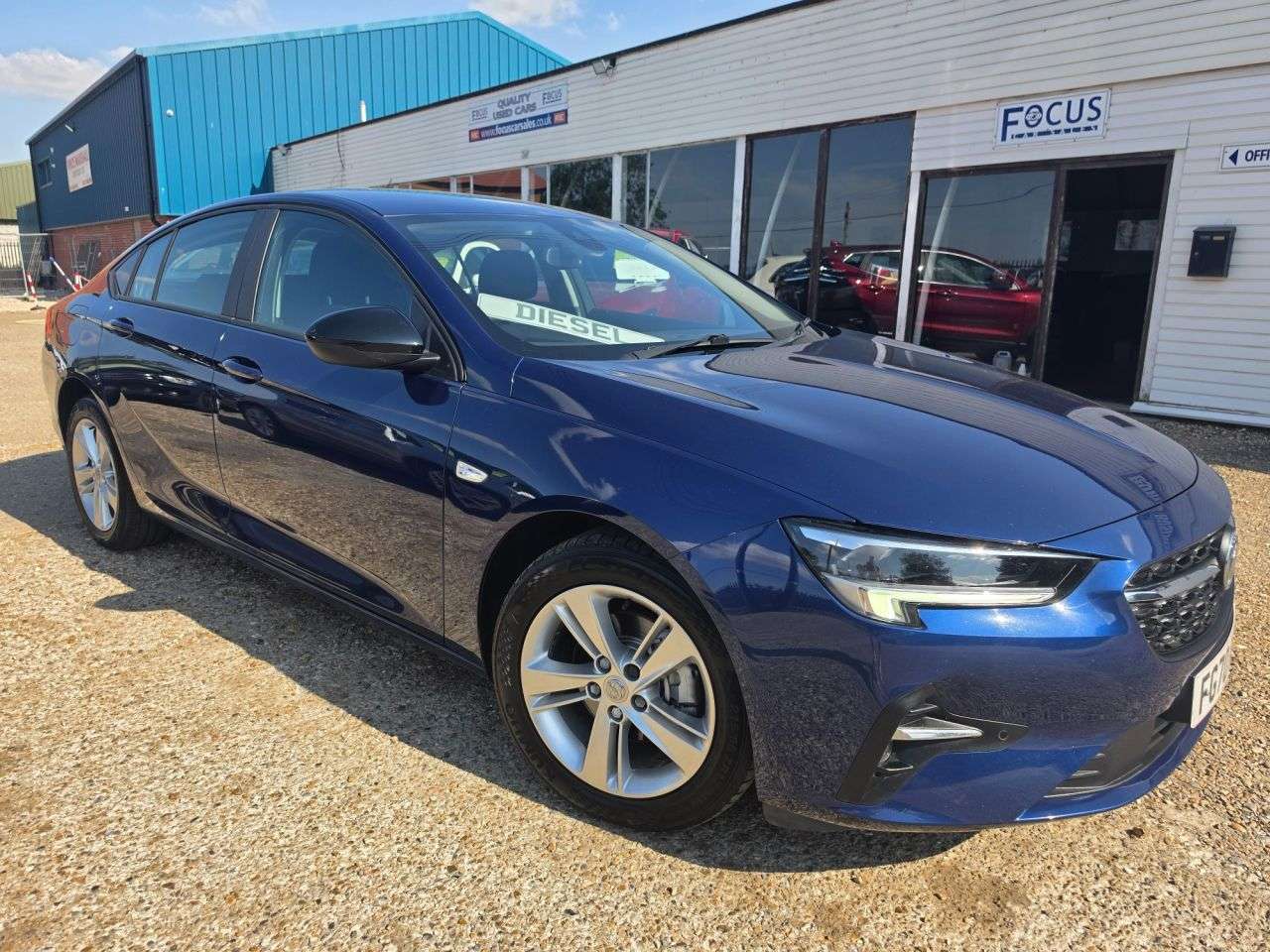 A 2020 VAUXHALL INSIGNIA 1.5 CDTi SE Nav Hatchback 5dr Diesel Manual Euro 5 (122 ps) CLIMATE CONTROL A 2020 VAUXHALL INSIGNIA 1.5 CDTi SE Nav Hatchback 5dr Diesel Manual Euro 5 (122 ps) CLIMATE CONTROL