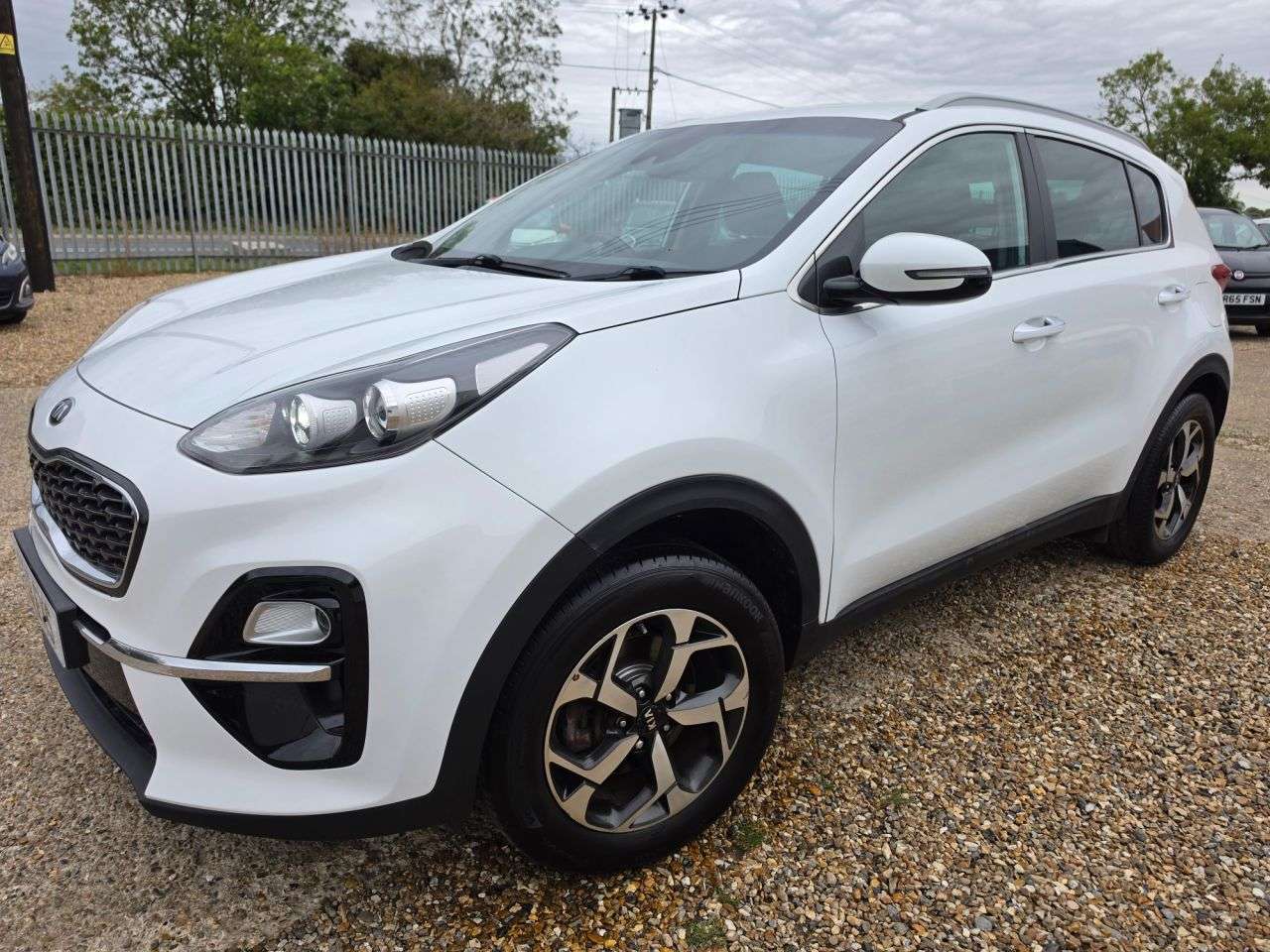 A 2019 KIA SPORTAGE 1.6 GDi 2 SUV 5dr Petrol Manual Euro 6 (s/s) (130 bhp) REVERSE CAMERA + NAV A 2019 KIA SPORTAGE 1.6 GDi 2 SUV 5dr Petrol Manual Euro 6 (s/s) (130 bhp) REVERSE CAMERA + NAV