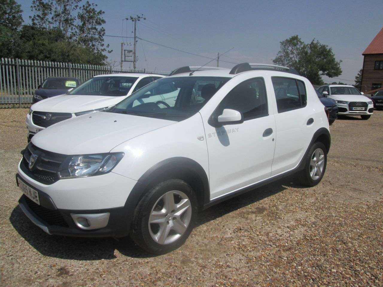 A 2015 DACIA SANDERO STEPWAY 1.5 dCi Laureate Hatchback 5dr Diesel Manual Euro 6 (s/s) (90 ps) NAVIGATIO A 2015 DACIA SANDERO STEPWAY 1.5 dCi Laureate Hatchback 5dr Diesel Manual Euro 6 (s/s) (90 ps) NAVIGATIO