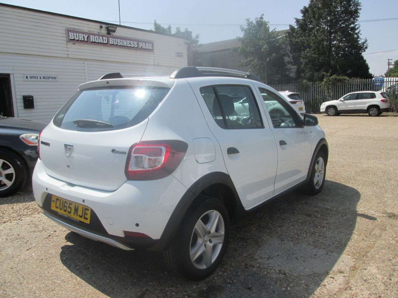 A 2015 DACIA SANDERO STEPWAY 1.5 dCi Laureate Hatchback 5dr Diesel Manual Euro 6 (s/s) (90 ps) NAVIGATIO A 2015 DACIA SANDERO STEPWAY 1.5 dCi Laureate Hatchback 5dr Diesel Manual Euro 6 (s/s) (90 ps) NAVIGATIO