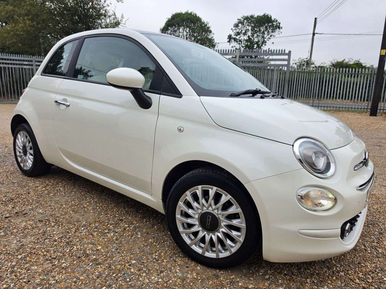 A 2021 FIAT 500 1.0 MHEV Lounge Hatchback 3dr Petrol Manual Euro 6 (s/s) (70 bhp) PANORAMIC A 2021 FIAT 500 1.0 MHEV Lounge Hatchback 3dr Petrol Manual Euro 6 (s/s) (70 bhp) PANORAMIC