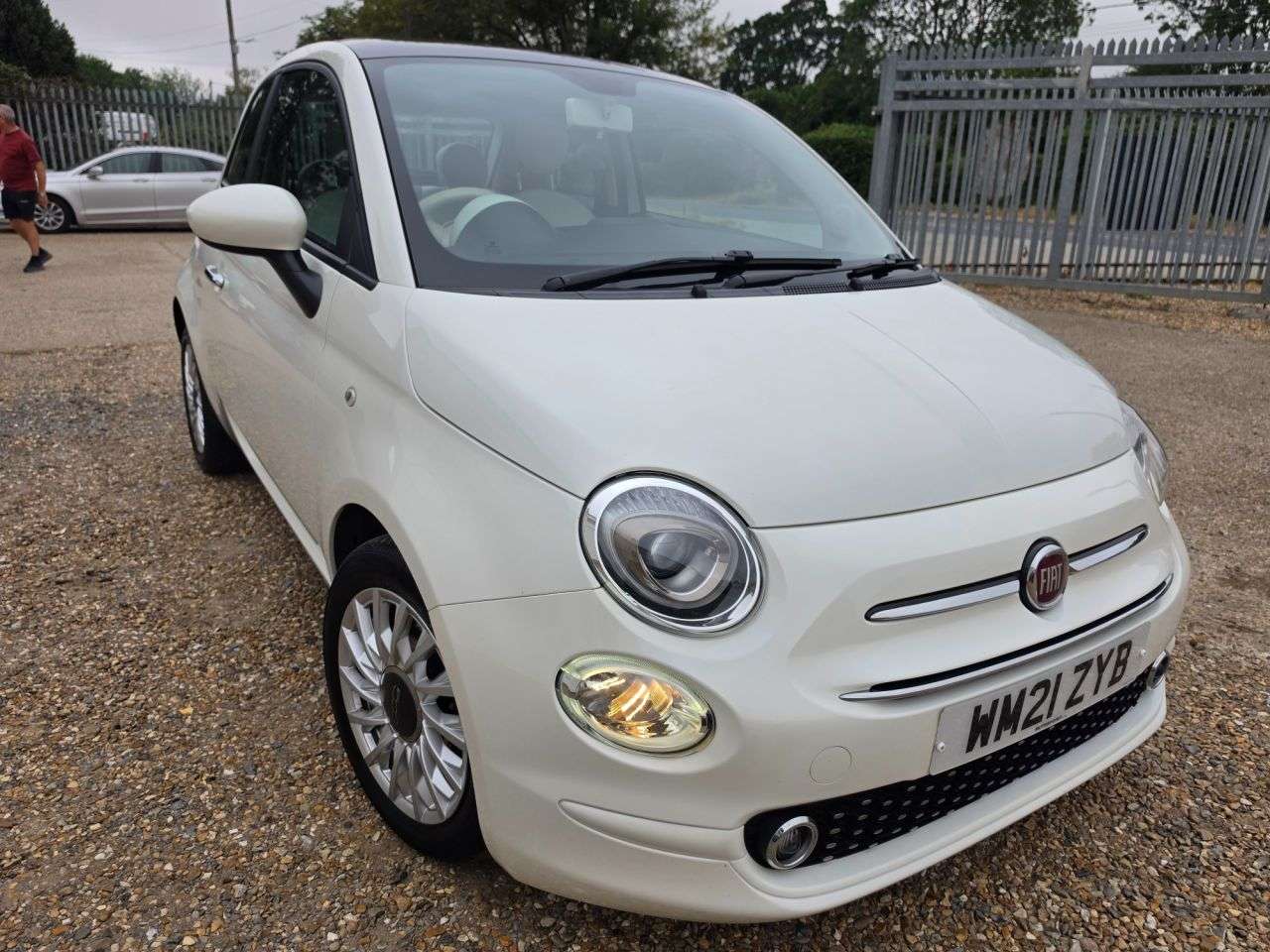 A 2021 FIAT 500 1.0 MHEV Lounge Hatchback 3dr Petrol Manual Euro 6 (s/s) (70 bhp) PANORAMIC A 2021 FIAT 500 1.0 MHEV Lounge Hatchback 3dr Petrol Manual Euro 6 (s/s) (70 bhp) PANORAMIC