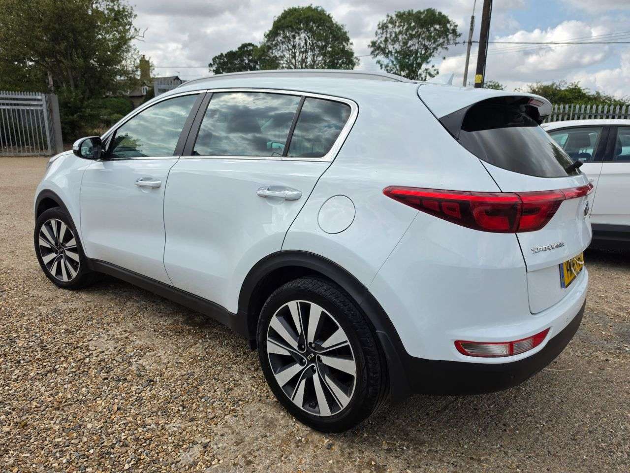 A 2016 KIA SPORTAGE 1.7 CRDi 3 SUV 5dr Diesel Manual Euro 6 (s/s) (114 bhp) HEATED LEATHER + NA A 2016 KIA SPORTAGE 1.7 CRDi 3 SUV 5dr Diesel Manual Euro 6 (s/s) (114 bhp) HEATED LEATHER + NA
