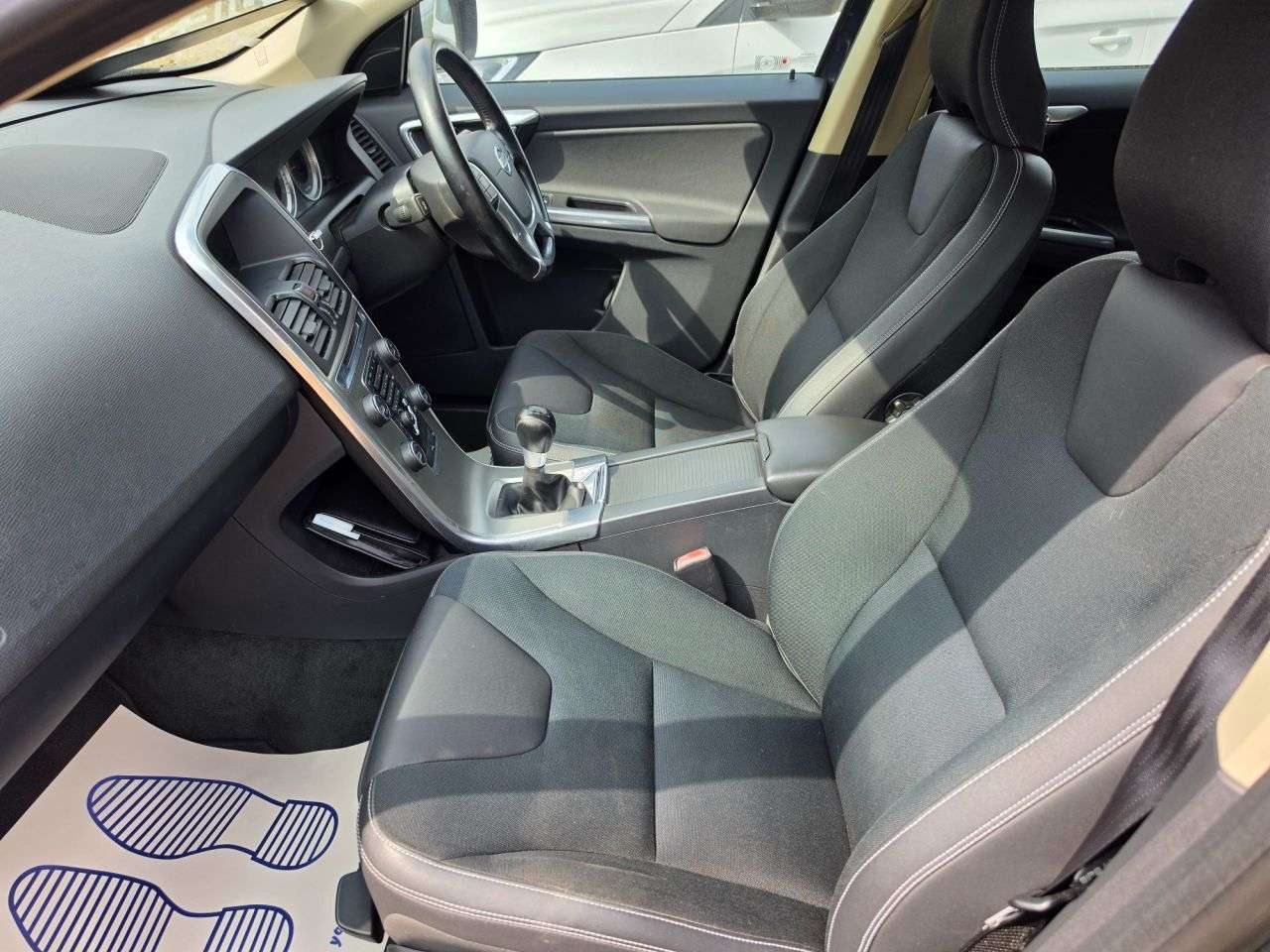 2011 VOLVO XC60 2011 VOLVO XC60