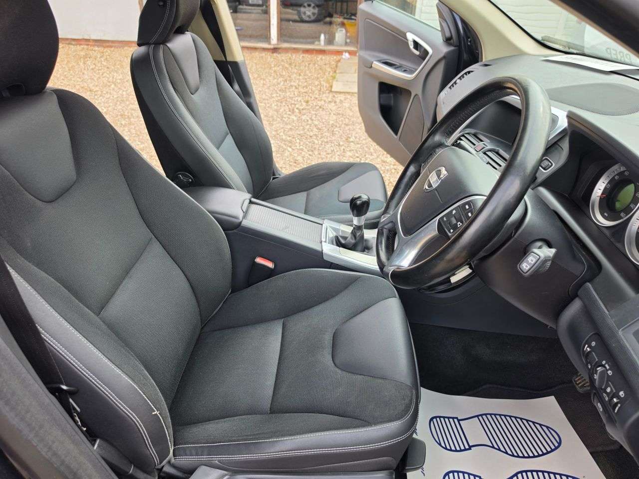 2011 VOLVO XC60 2011 VOLVO XC60